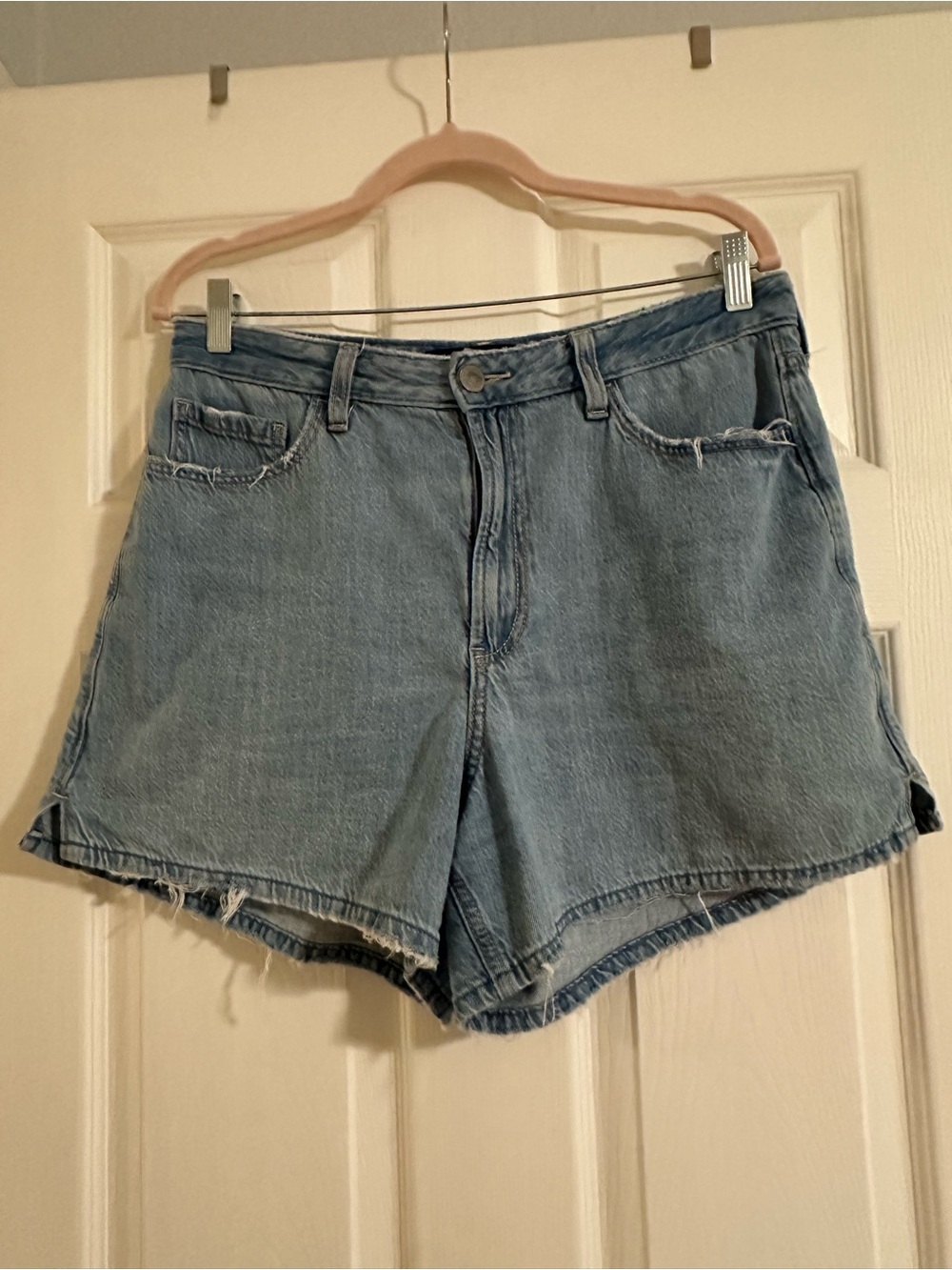 Hollister Ultra High Rise 90s Shorts
